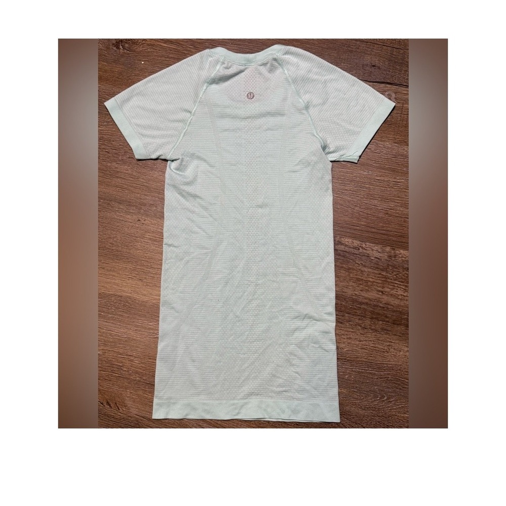 Lululemon Swiftly Tech Short‎ Sleeve Crew Gym Top Mint Green Blue XS